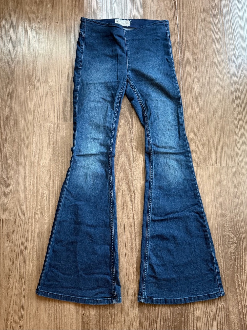 Free People Penny Pull-On Flare Jeans 25 Short Dark Wash